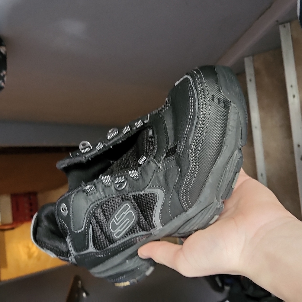 Sketchers shoes